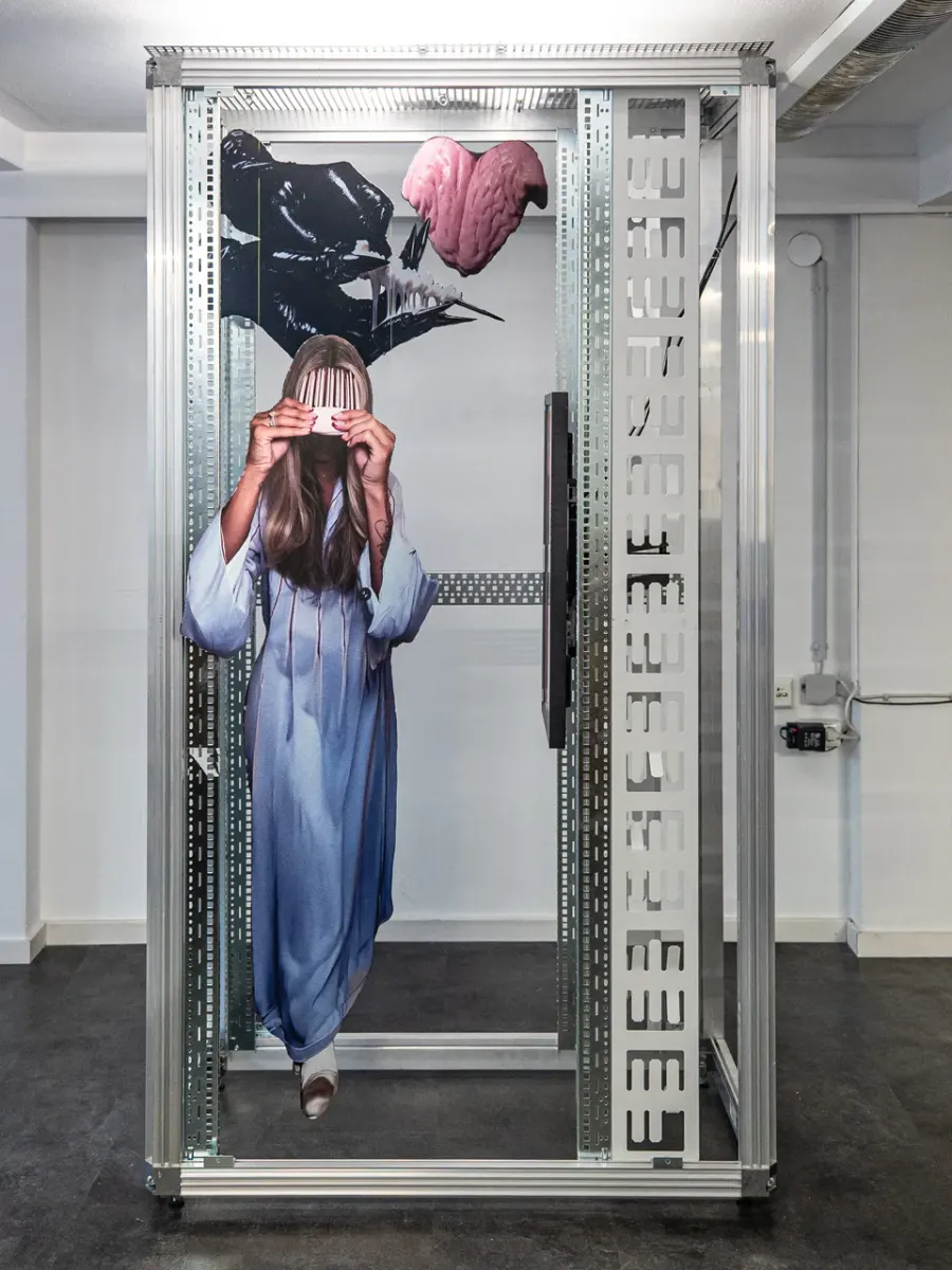 DON'T TRUST THE RABBIT installation view 5