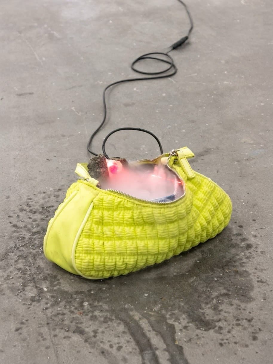 CHEWING GUM IN THE MOTHERBOARD installation view 4