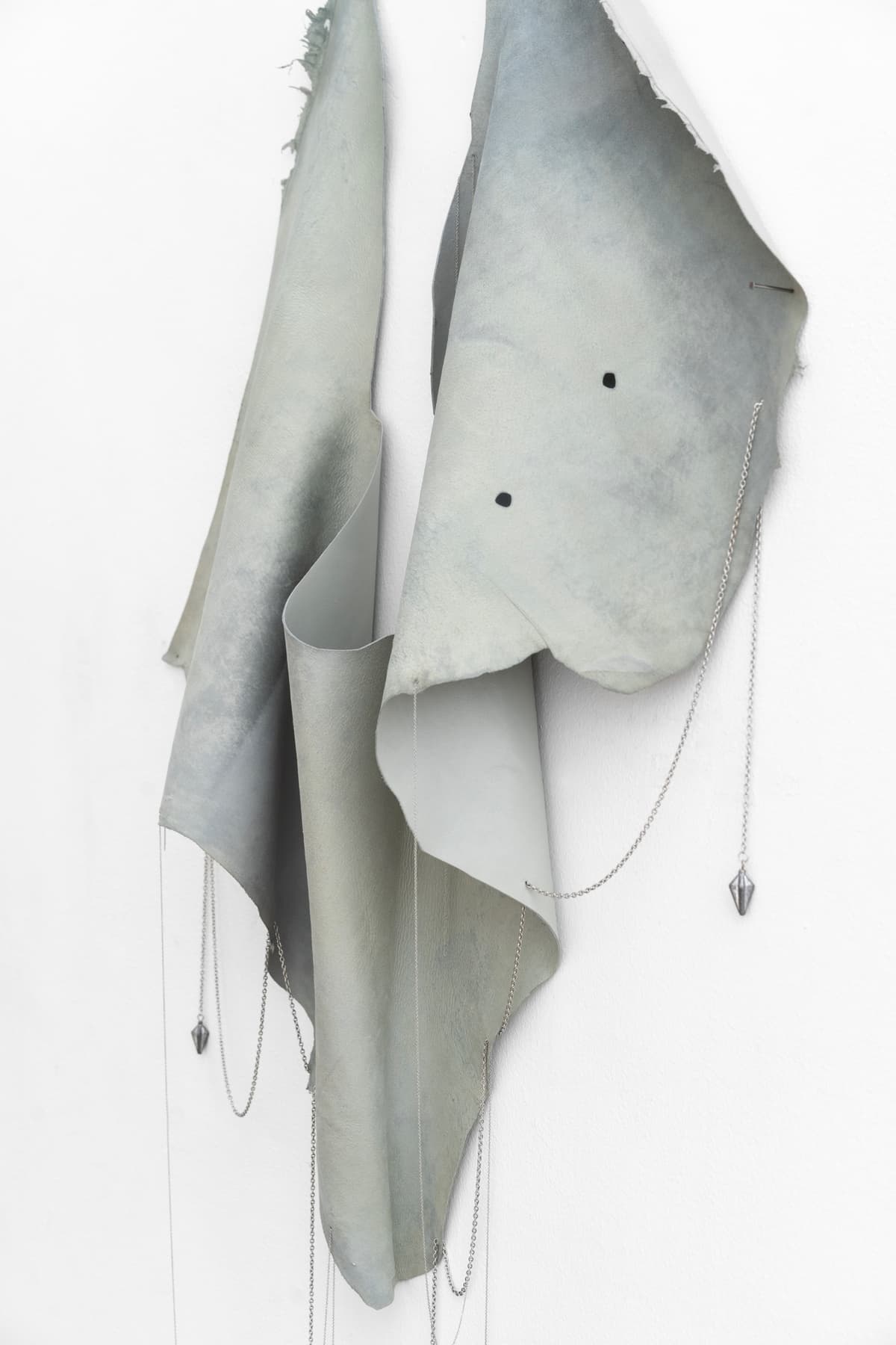 Main de fer, gant de velours installation view 8