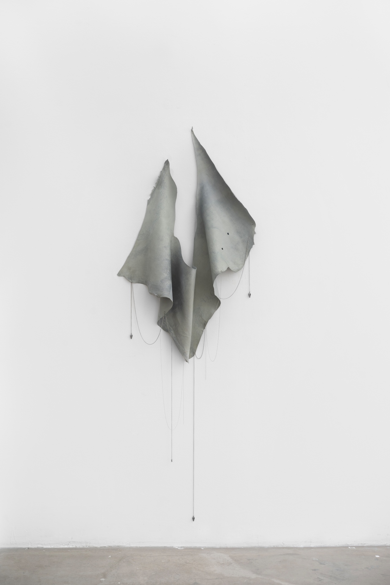 Main de fer, gant de velours installation view 7