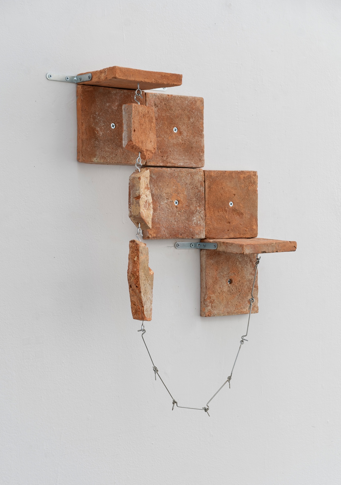 Main de fer, gant de velours installation view 13